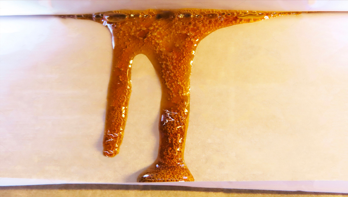 Plants Concentrates: Rosin pouring out