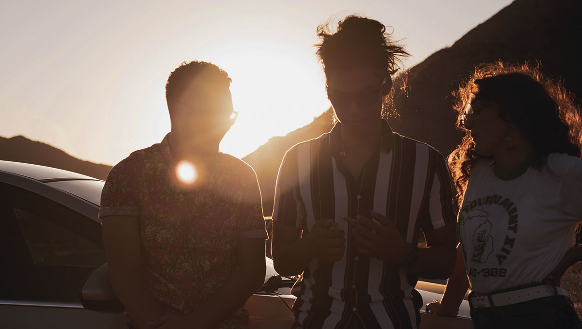 5 Tips To Keep In Mind Before Smoking Weed For The First Time: Choose wisely who you're sharing this first experience with.