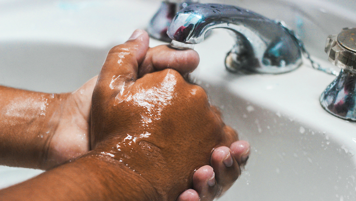 Wash your hands, fingers catch plants smell after smoking.