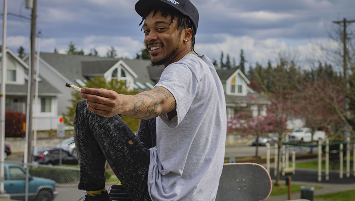 5 Tips To Keep In Mind Before Smoking Weed For The First Time: Take enough time to let the effects kick in, and if you feel like, do some more then.
