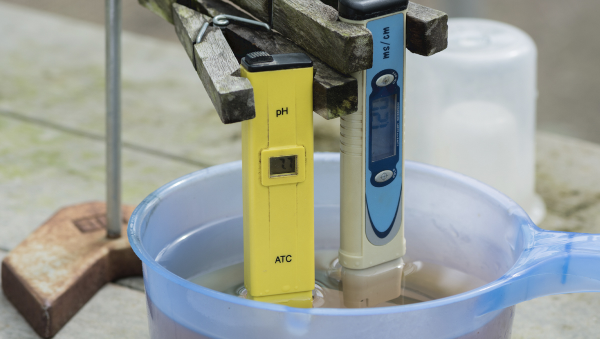 Why and how to use a pH pen: measuring ph