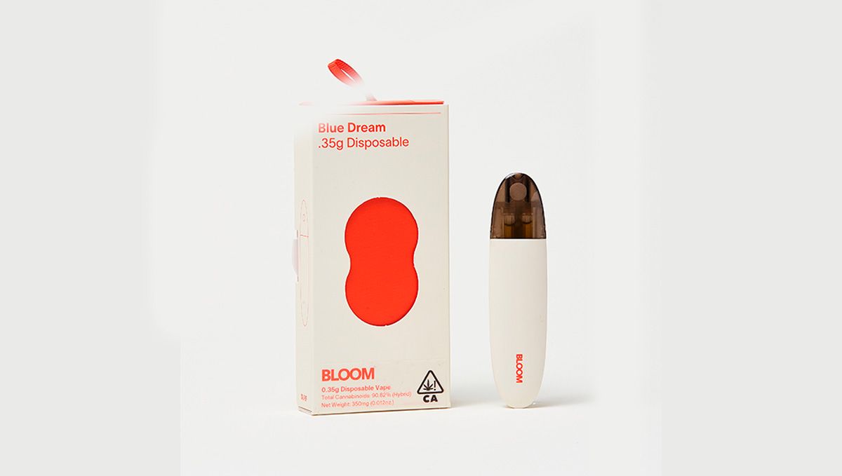 Tips For Choosing Best Plants Pens To Puff In: A product picture of a white Bloom Surf plants pen and its package