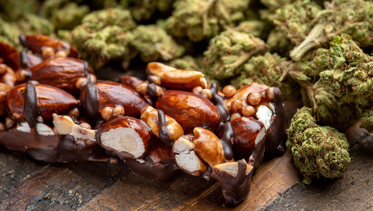 Plants infused coconut oil: the best cannacoco oil recipes