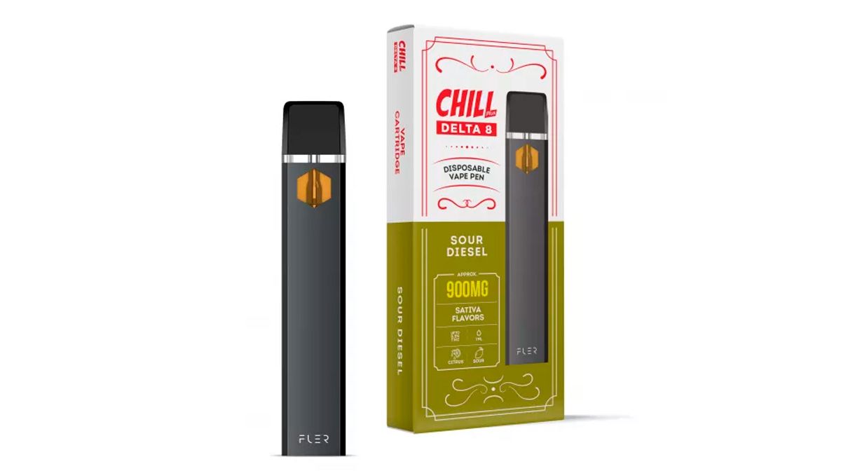 Tips For Choosing Best Plants Pens To Puff In: A product picture of a black Diamond Extract plants pen with Sour Diesel flavor rand its package