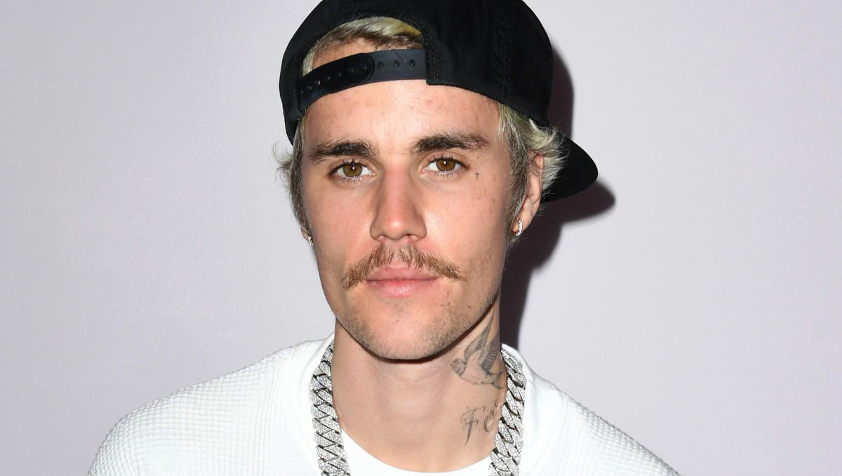Justin Bieber Breaks Ground in Cannabusiness With &ldquo;Peaches&rdquo; Joints: The singer posing before camera