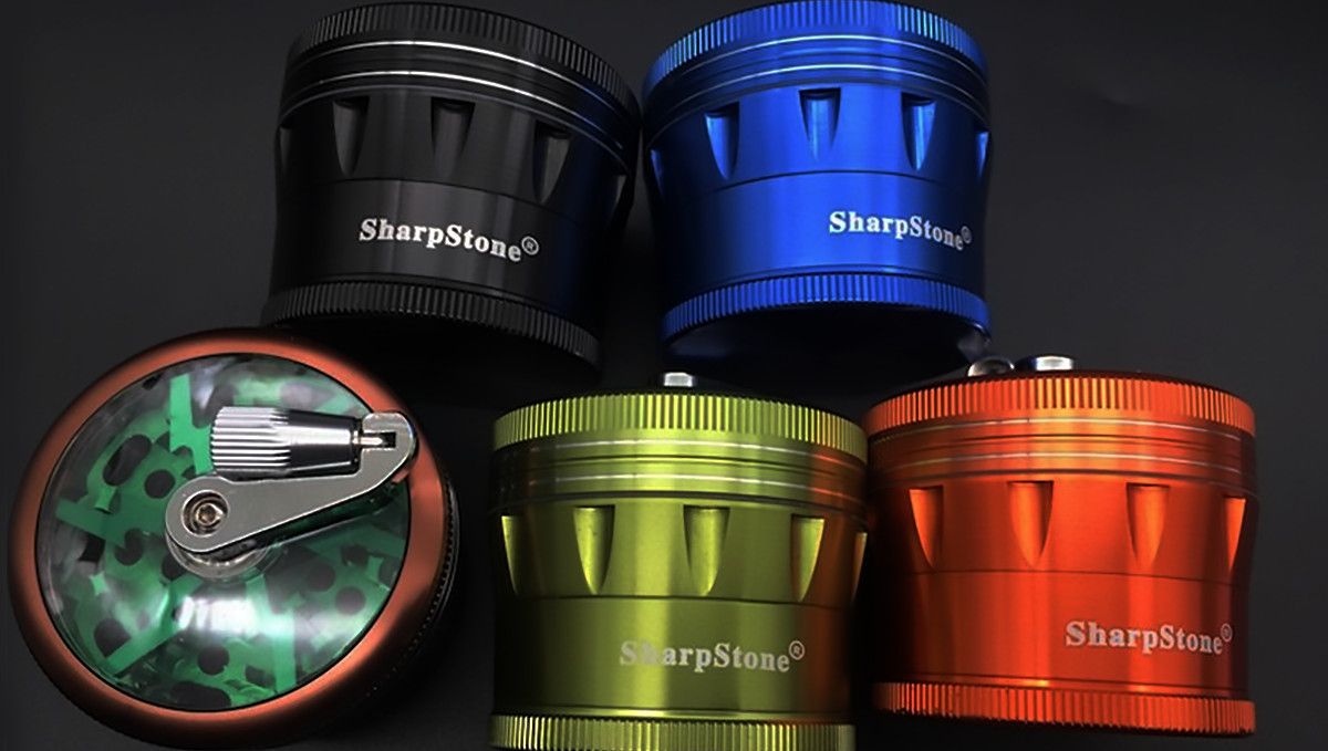 15 Melhores Moedores de Maconha para Comprar em 2022: SharpStone Hand Crank Grinder