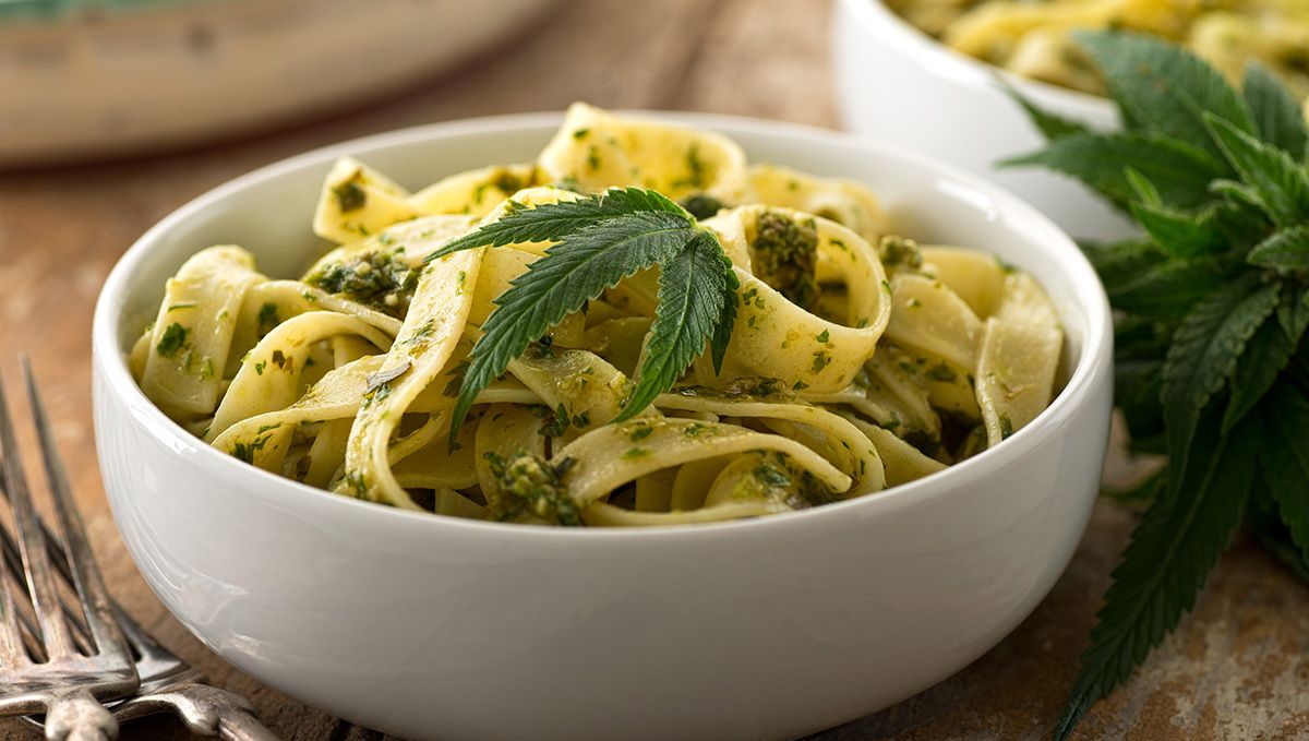How To Make Plants Oil At Home: A Step-By-Step Guide: plants-infused basil pesto