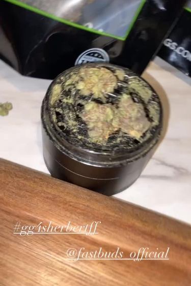 GG4 Sherbet FF - Dried Buds in Glass Jar